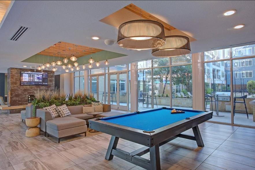 Beautiful Riverwalk Apt With Full Amenities, King Bed & Free Parking San Antonio Exterior photo
