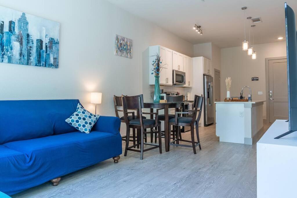 Beautiful Riverwalk Apt With Full Amenities, King Bed & Free Parking San Antonio Exterior photo