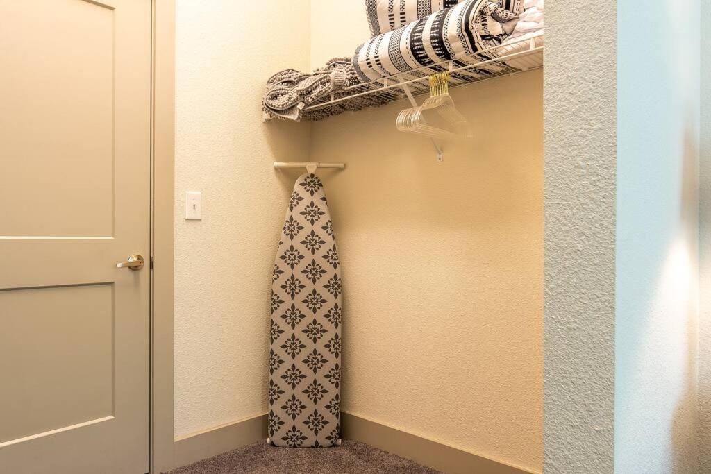 Beautiful Riverwalk Apt With Full Amenities, King Bed & Free Parking San Antonio Exterior photo
