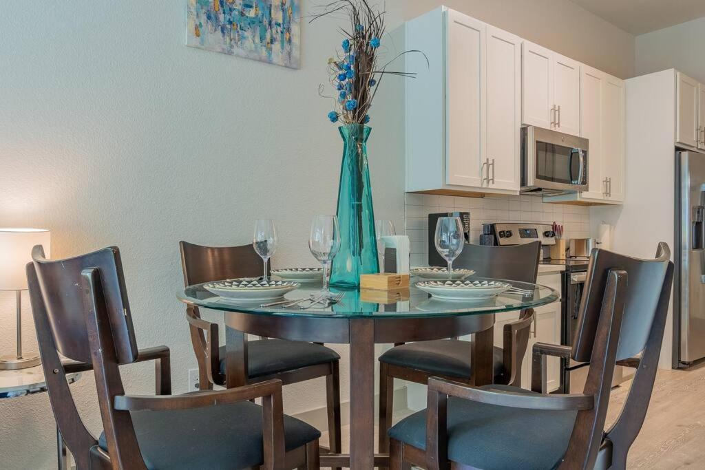 Beautiful Riverwalk Apt With Full Amenities, King Bed & Free Parking San Antonio Exterior photo
