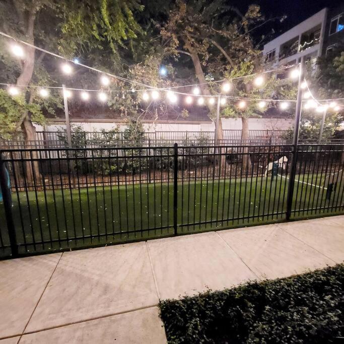 Beautiful Riverwalk Apt With Full Amenities, King Bed & Free Parking San Antonio Exterior photo