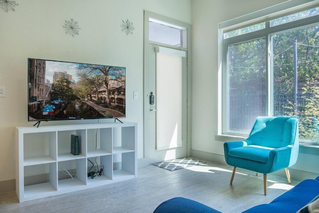 Beautiful Riverwalk Apt With Full Amenities, King Bed & Free Parking San Antonio Exterior photo