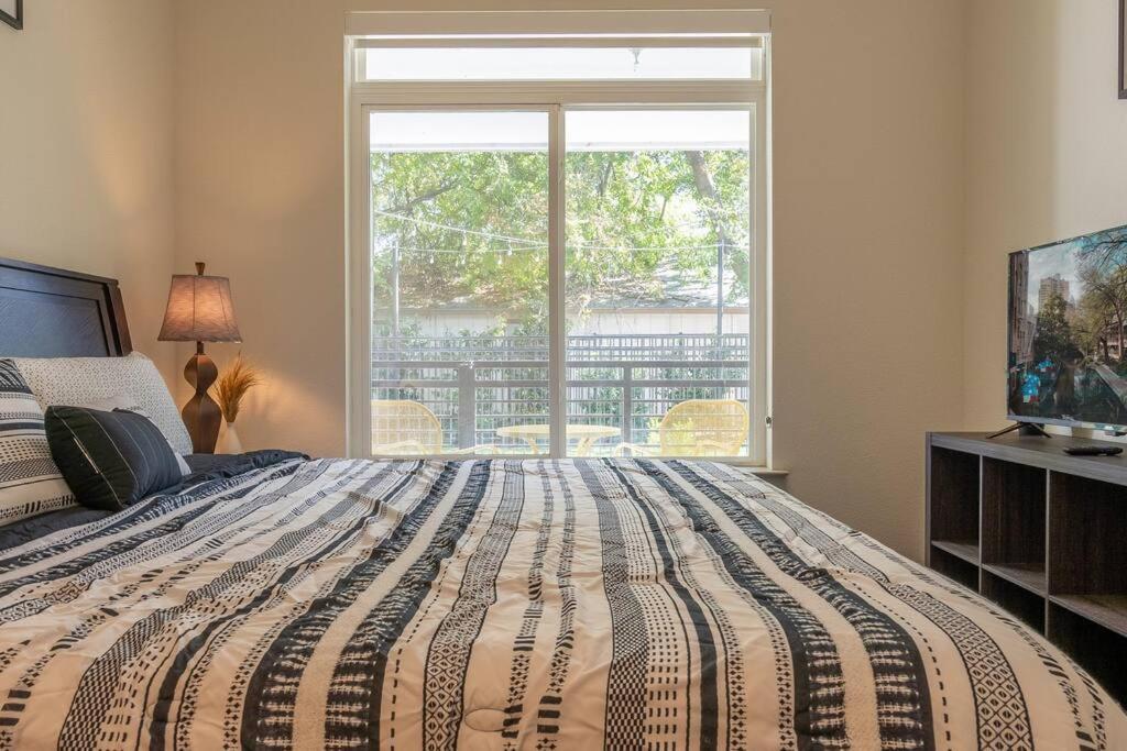 Beautiful Riverwalk Apt With Full Amenities, King Bed & Free Parking San Antonio Exterior photo