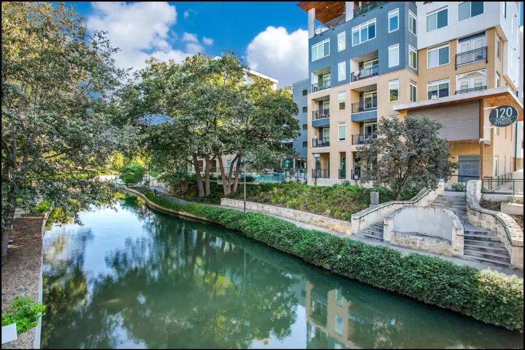 Beautiful Riverwalk Apt With Full Amenities, King Bed & Free Parking San Antonio Exterior photo